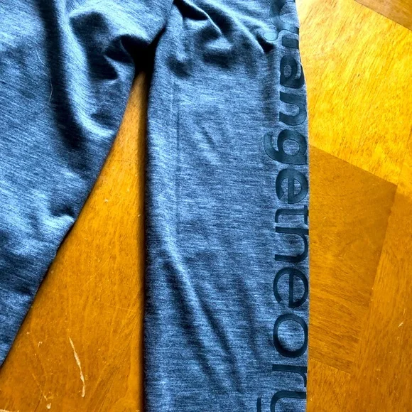 Long sleeve Orangetheory shirt with open back - Picture 6 of 7